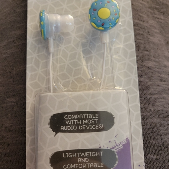 Donut Ear Buds **2/$15** - Picture 4 of 4